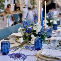 Jim Lyngvild tafelkleed, 220 cm - Blue Flower Garden