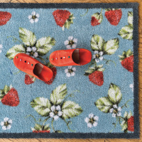 Hug Rug eco doormat, 65x85 - Strawberry