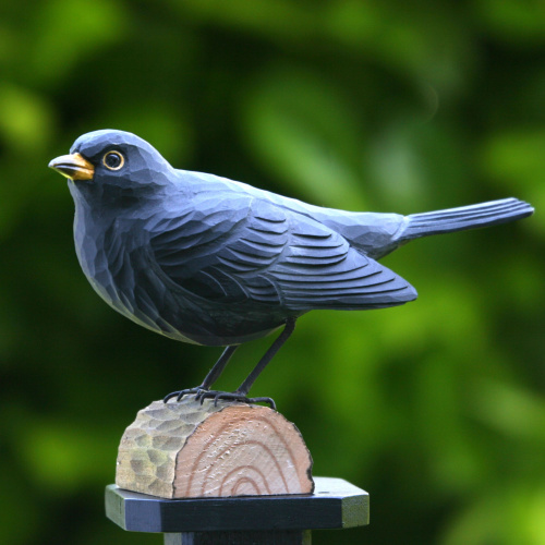 Wildlife Garden wood-carved bird - blackbird