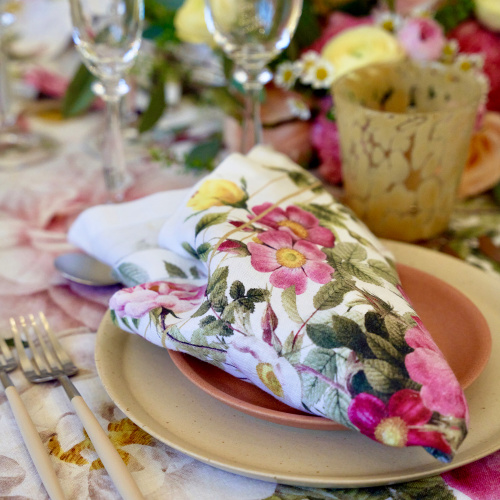 Jim Lyngvild cloth napkin - Rose Flower Garden