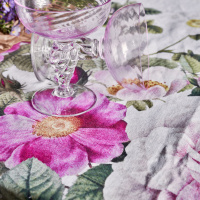 Jim Lyngvild tablecloth, 220 cm - Rose Flower Garden