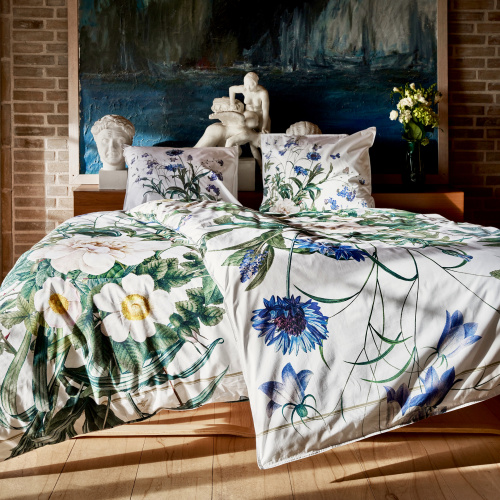 Jim Lyngvild sengesæt, 135x200 (tysk) - Blue Flower Garden