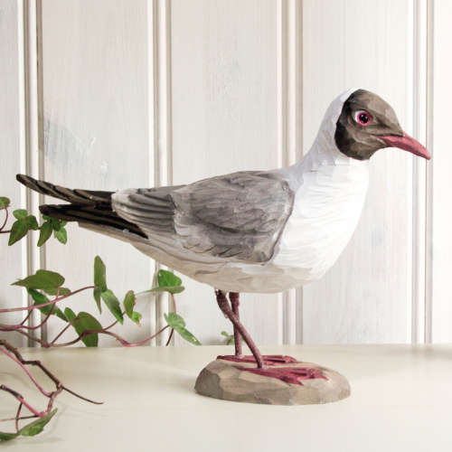 Wildlife Garden wood-carved bird - hooded gull