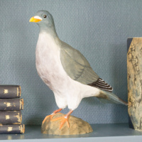 Wildlife Garden wood-carved bird - wood pigeon