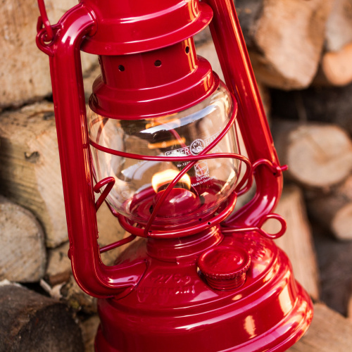 Feuerhand kerosene lamp - ruby red