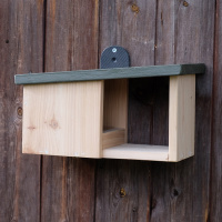 Wildlife World nest box for robin