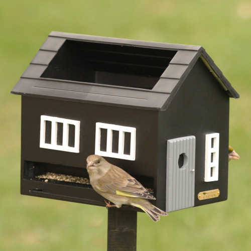 Wildlife Garden feeder house with bird bath -...